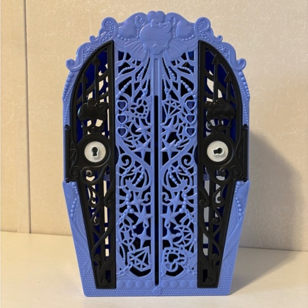 Monster High SET OF TWO doll cases with key